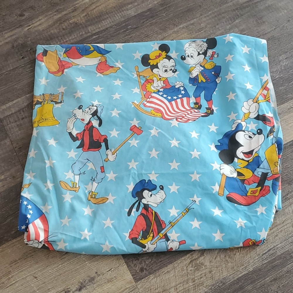 Walt Disney Vintage production Liberty Bell sheet kids
